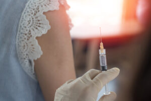 vaccin HPV 300x200 - Vaccinuri obligatorii si optionale pentru copii